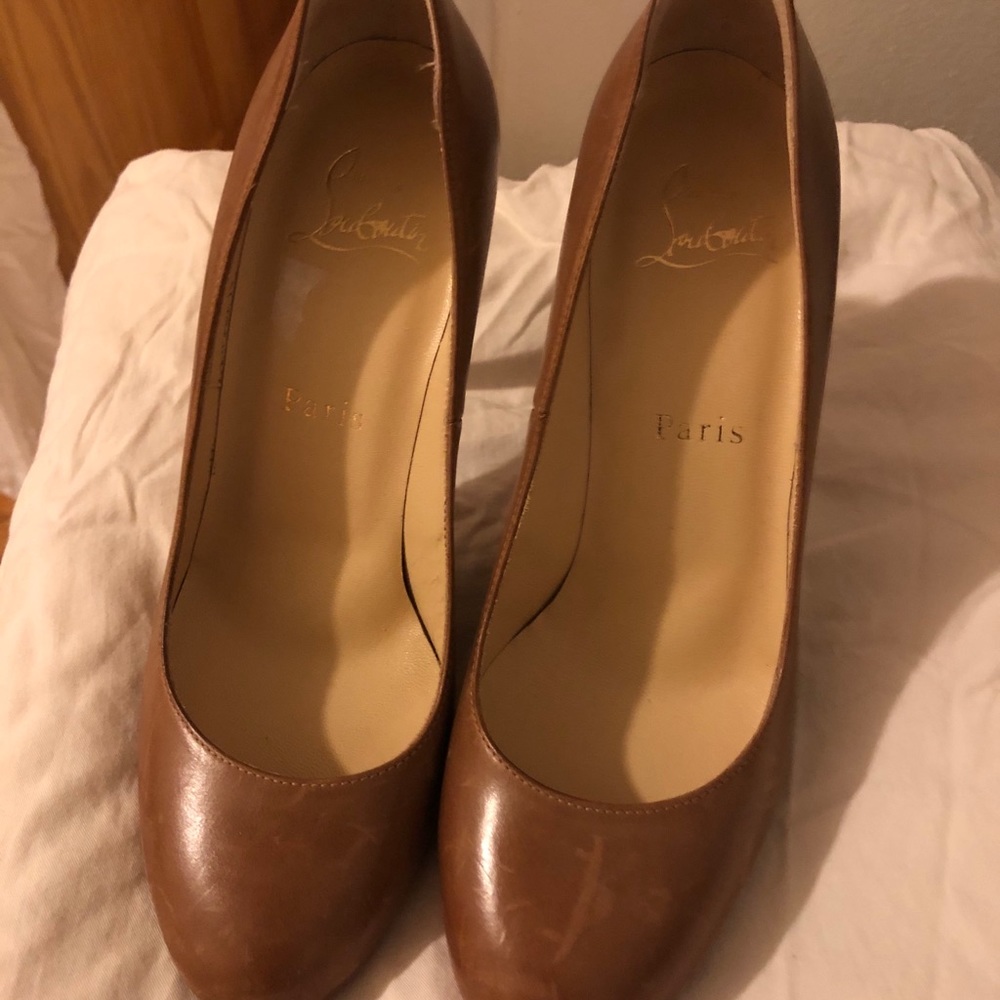 Christian Louboutin - Picture 3 of 6